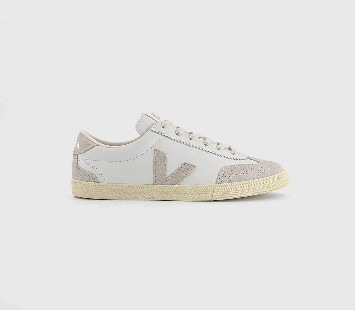 VEJA Volley Trainers White Natural F UK Size 4