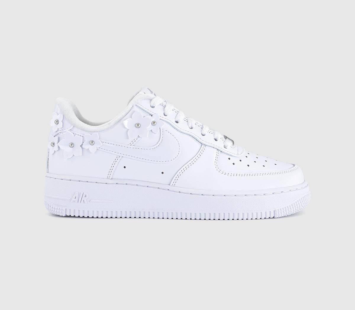 Nike Air Force 1 07 Trainers White White Wolf Grey Metallic Silver