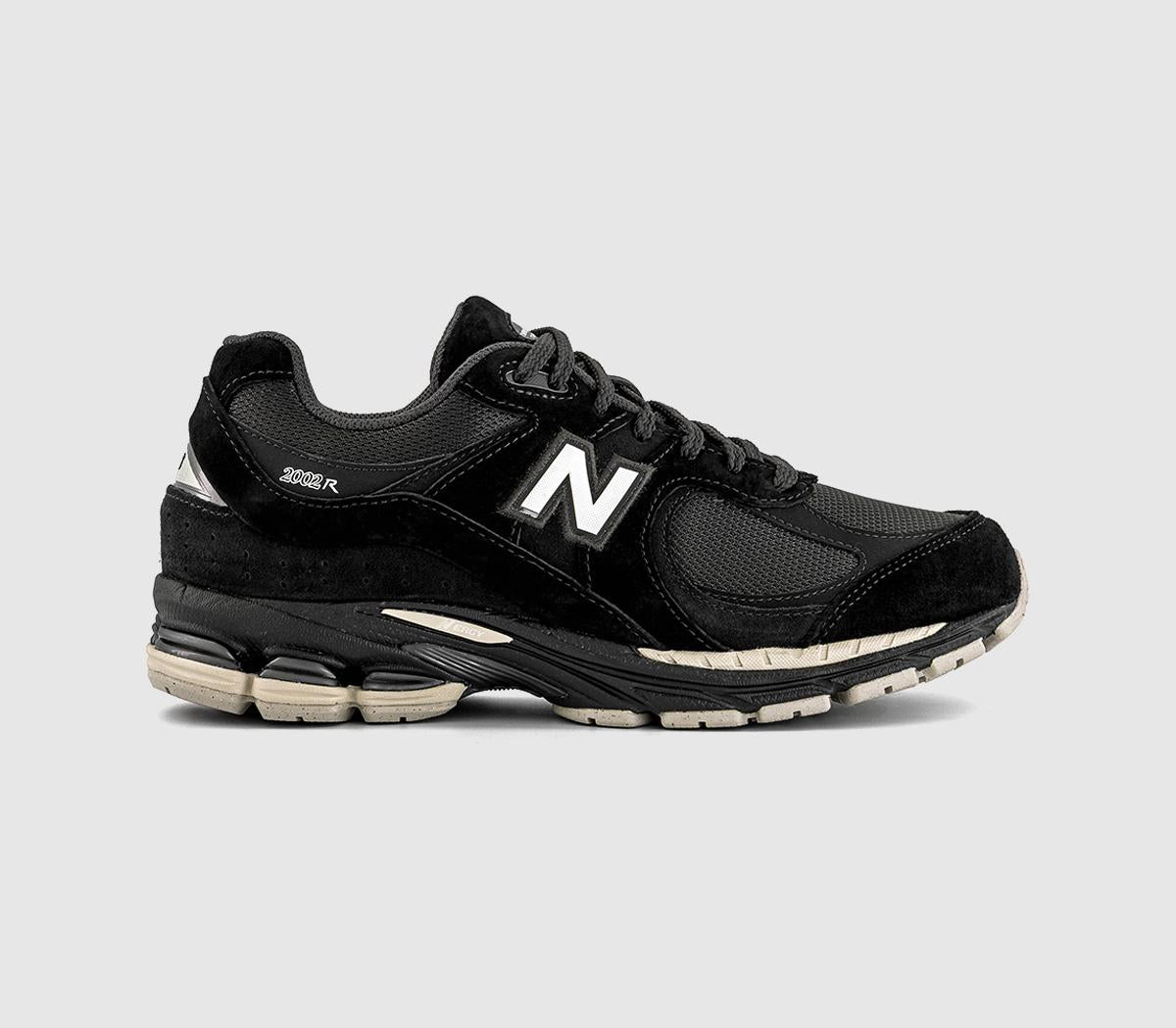 New Balance 2002 Trainers Black Black Cream