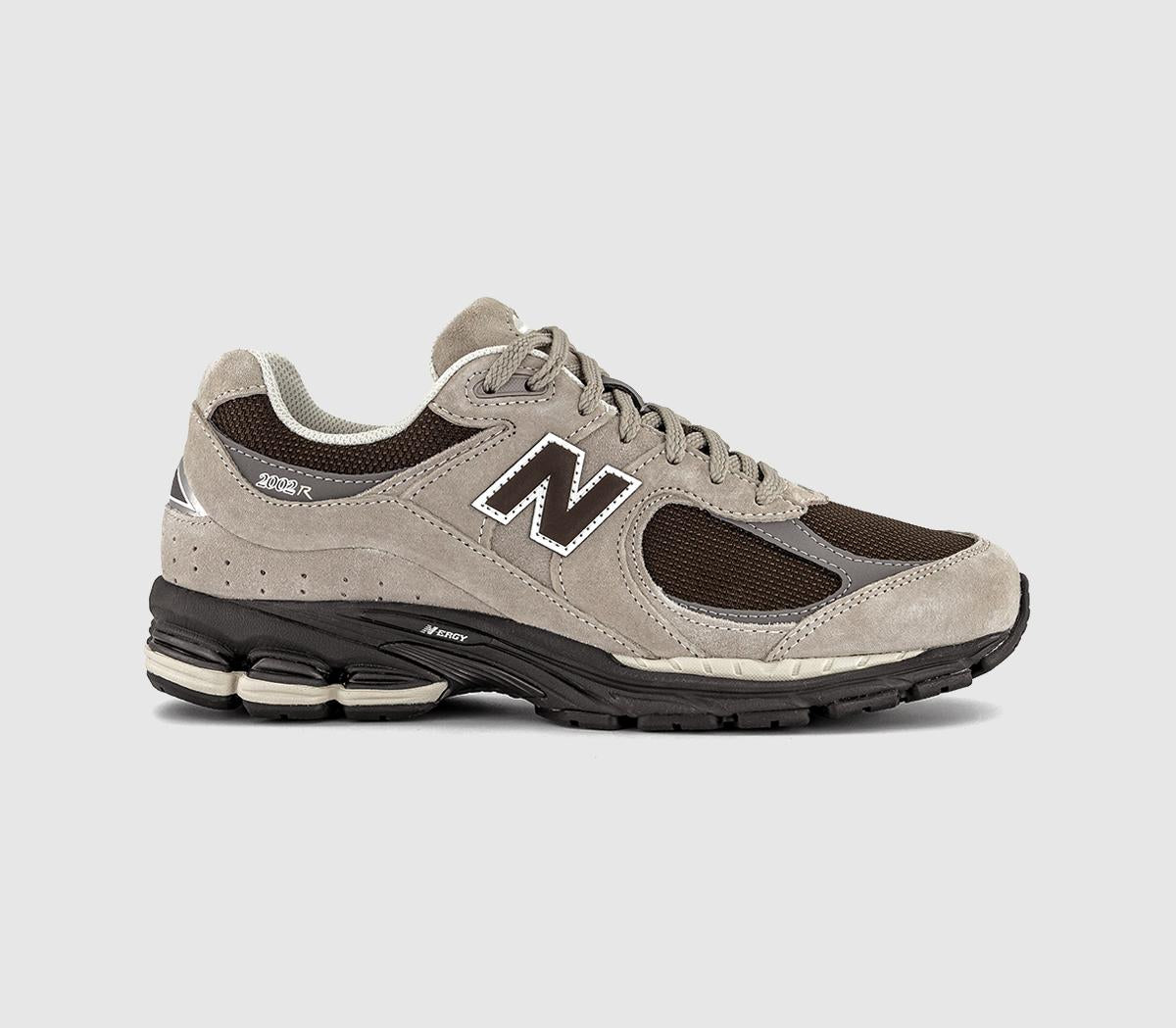 New Balance 2002 Trainers Arid Stone Black - OFFCUTS SHOES by OFFICE
