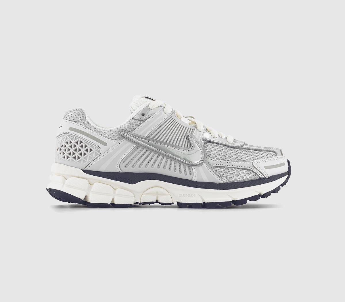 Odd Sizes - Odd Sizes -  Nike Zoom Vomero 5 Photon Dust Chrome Gridiron Sail Metallic Platinum - UK Sizes Right 8.5/Left 8