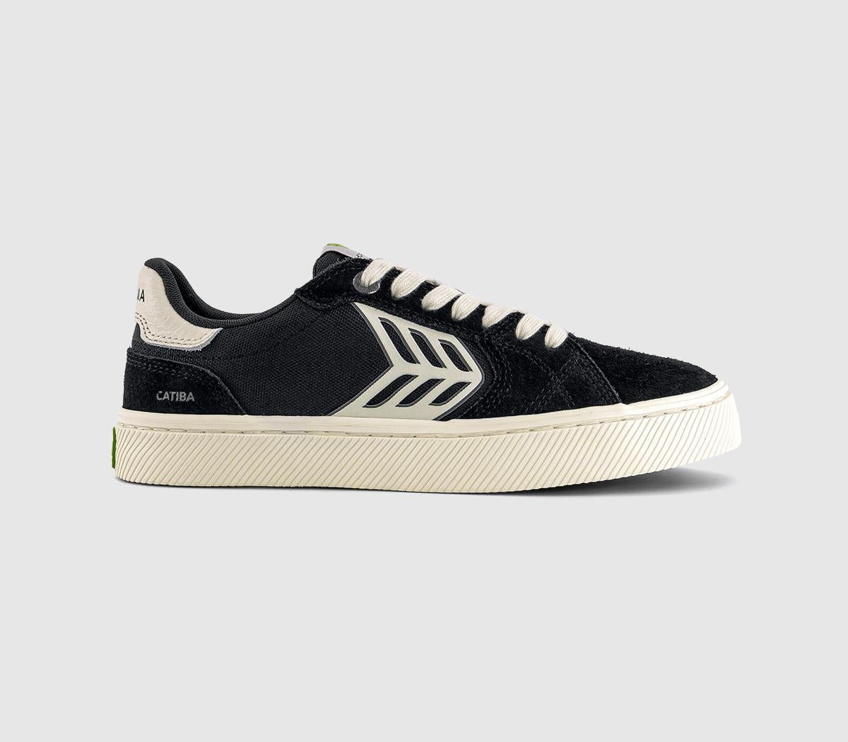 CARIUMA Catiba Pro Trainers Black Ivory