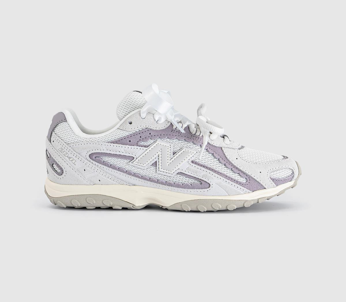 New Balance 204L Trainers Reflection