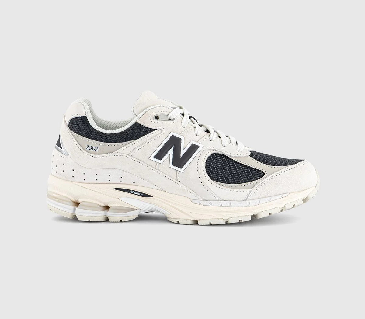 New Balance 2002 Trainers Off White Arid Stone UK Size 6