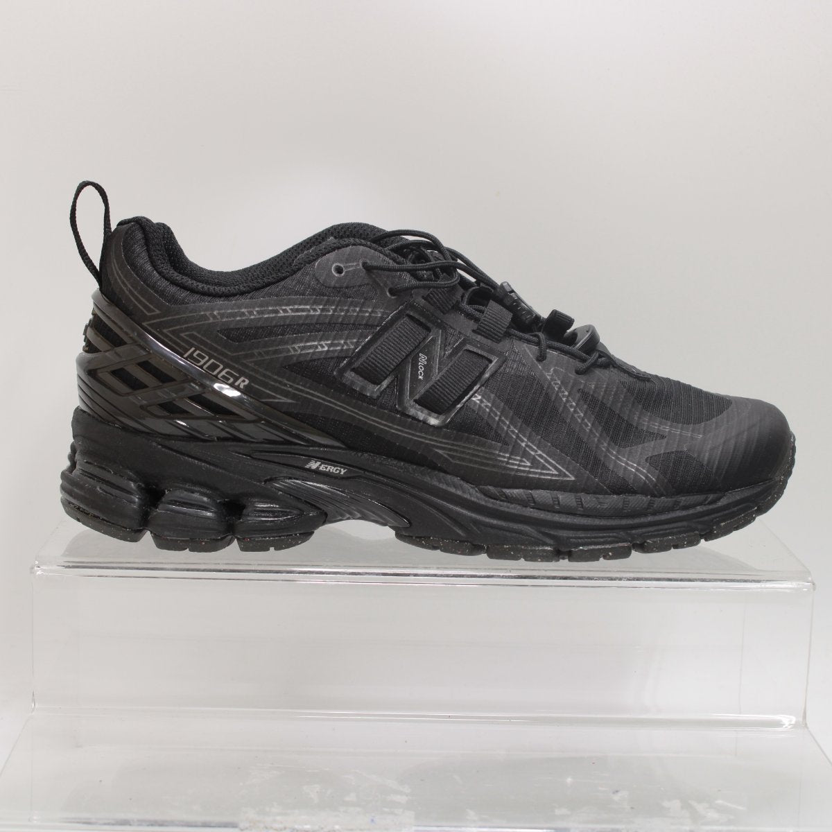 New Balance New Balance 1906R No Sew Pack Trainers Black Cement UK Size 3.5