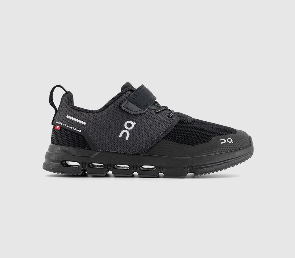 Kids ON Cloudplay Youth Trainers All Black