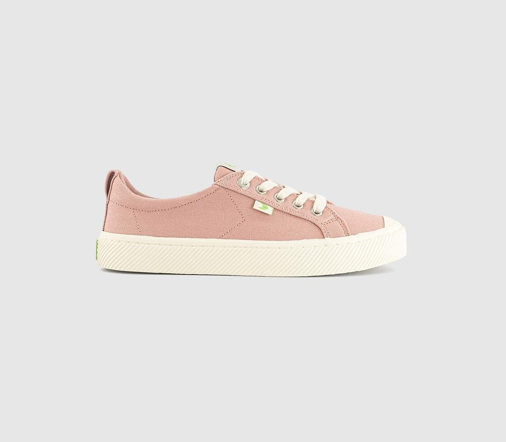 CARIUMA OCA Low Trainers Rose Red