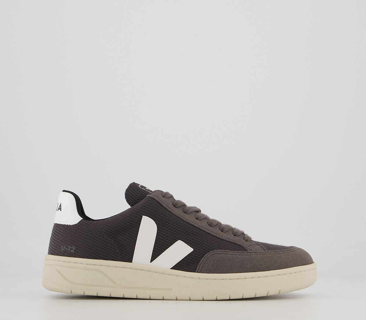 Mens on sale veja v12