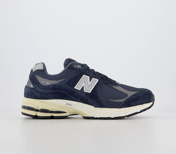 New Balance 2002 Eclipse Trainers