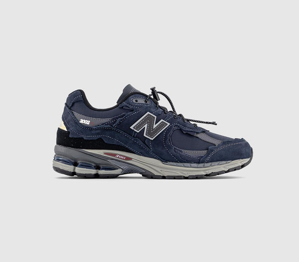 New Balance 2002 Eclipse Navy Trainers