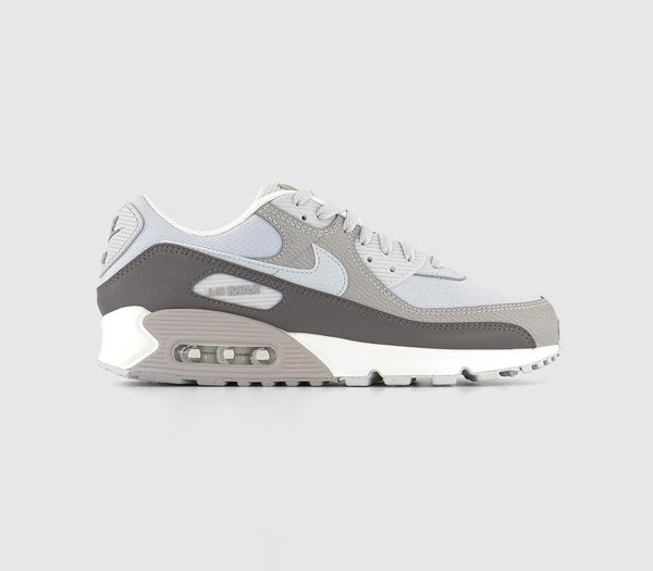 Solid white nike hot sale air max